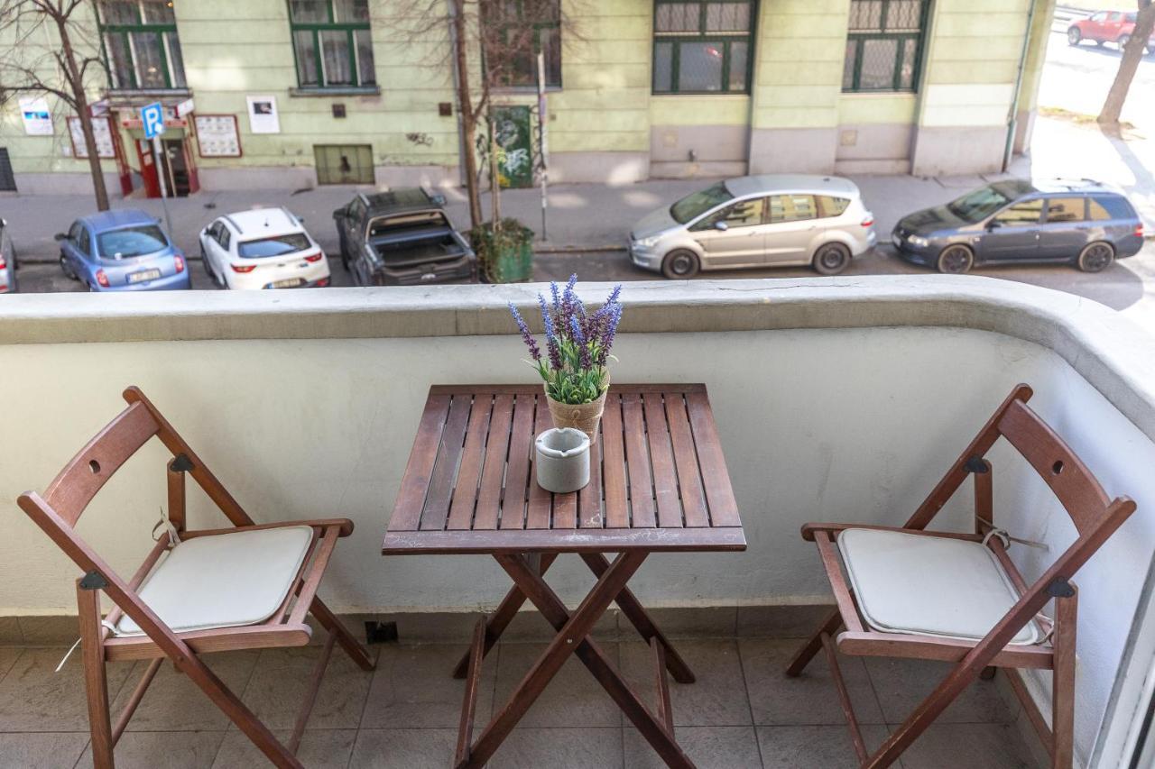 Riverside Balcony Apartment With View To Danube Βουδαπέστη Εξωτερικό φωτογραφία
