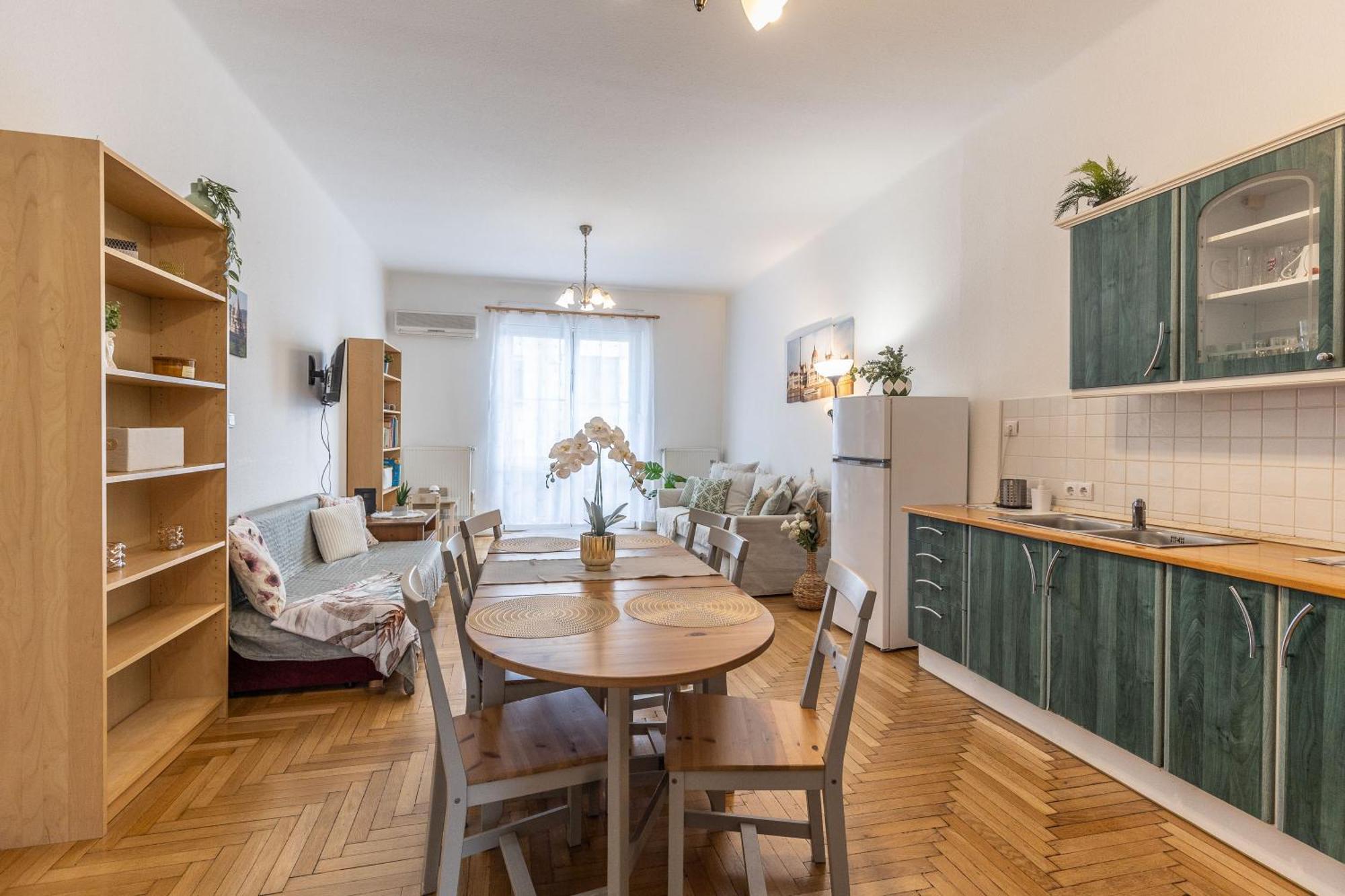 Riverside Balcony Apartment With View To Danube Βουδαπέστη Εξωτερικό φωτογραφία