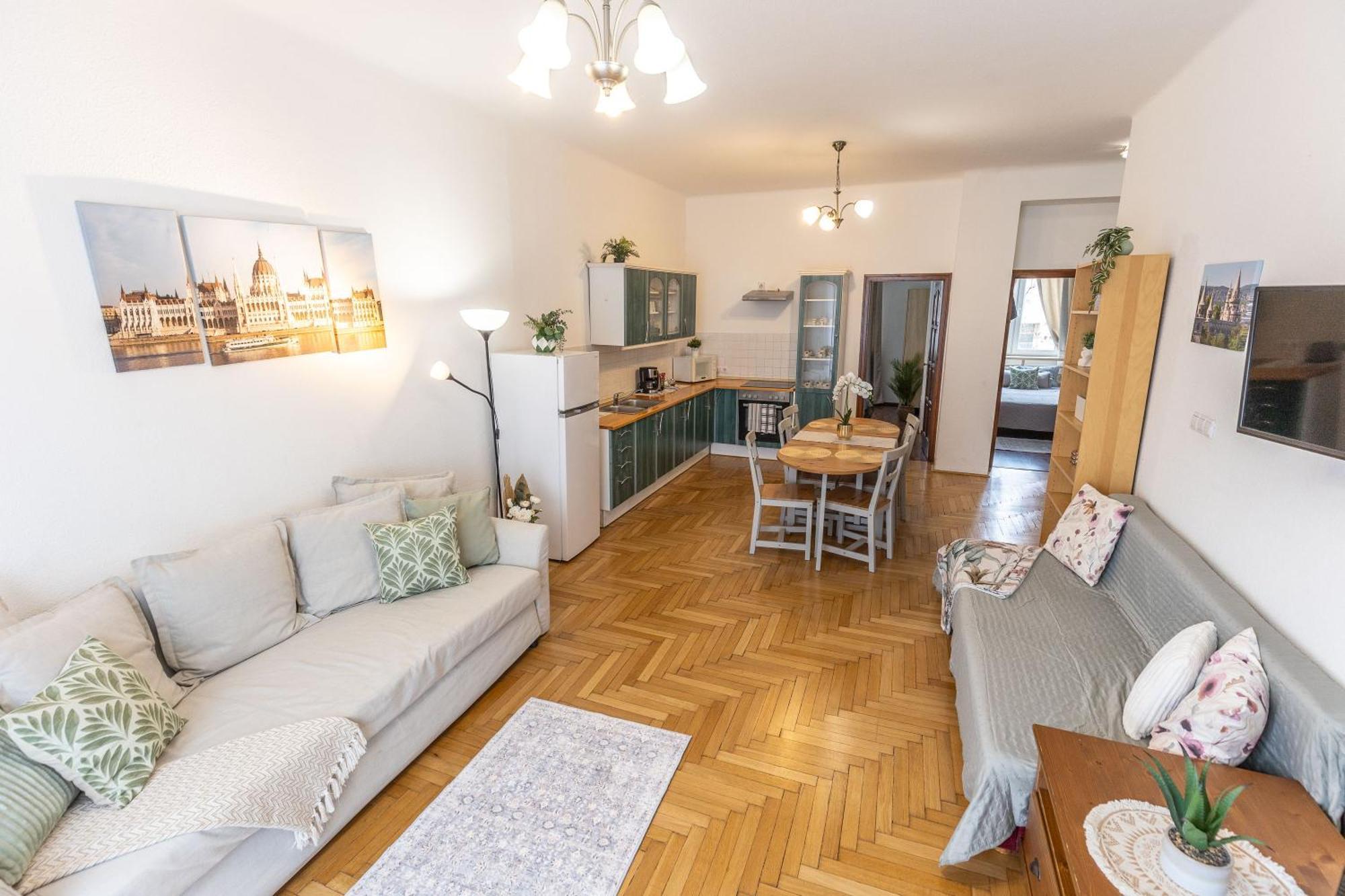Riverside Balcony Apartment With View To Danube Βουδαπέστη Εξωτερικό φωτογραφία