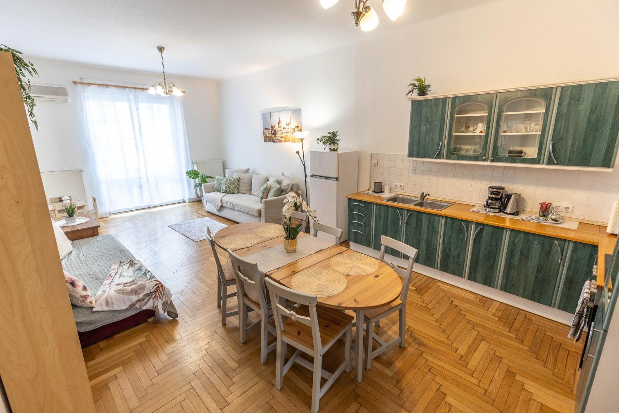 Riverside Balcony Apartment With View To Danube Βουδαπέστη Εξωτερικό φωτογραφία