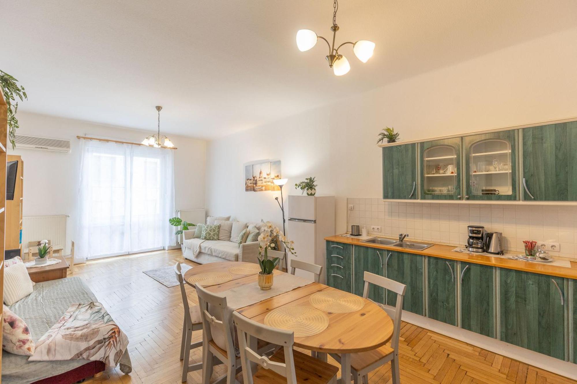 Riverside Balcony Apartment With View To Danube Βουδαπέστη Εξωτερικό φωτογραφία